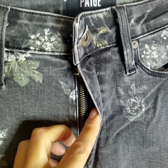 PAIGE Black Light Wash Hoxton Floral Print Straight Leg Jeans sz 28 - Picture 5 of 11